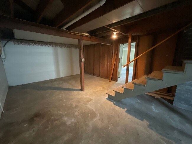 Building Photo - 2 Bed, 1 Bath in- Downtown Ferndale