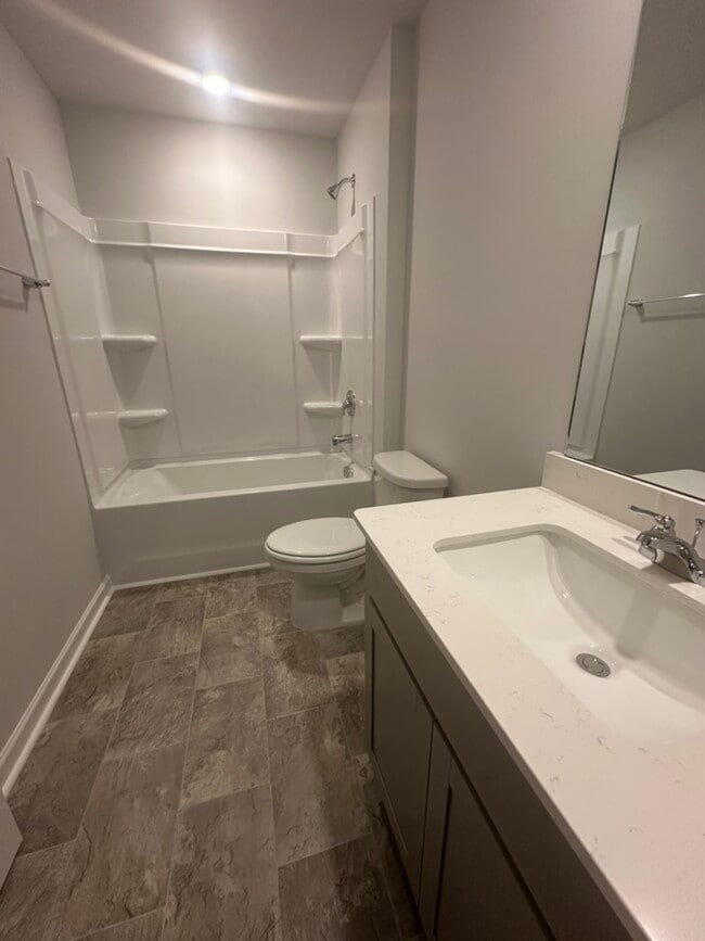 Building Photo - 504 Cloudland Dr