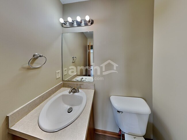 Building Photo - 180 Shaleridge Dr