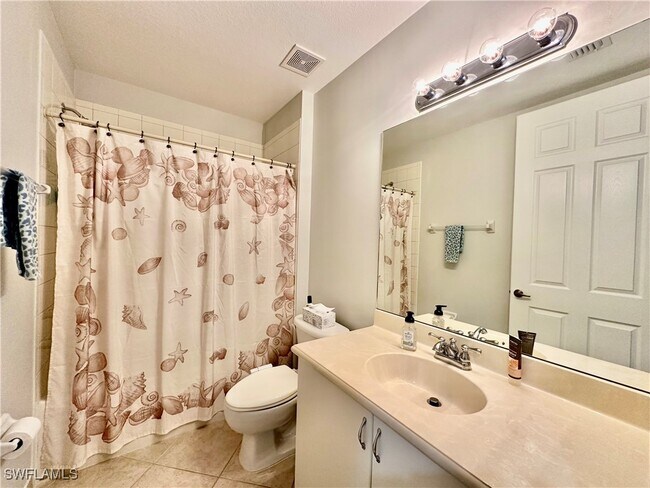 Building Photo - 1335 Mariposa Cir
