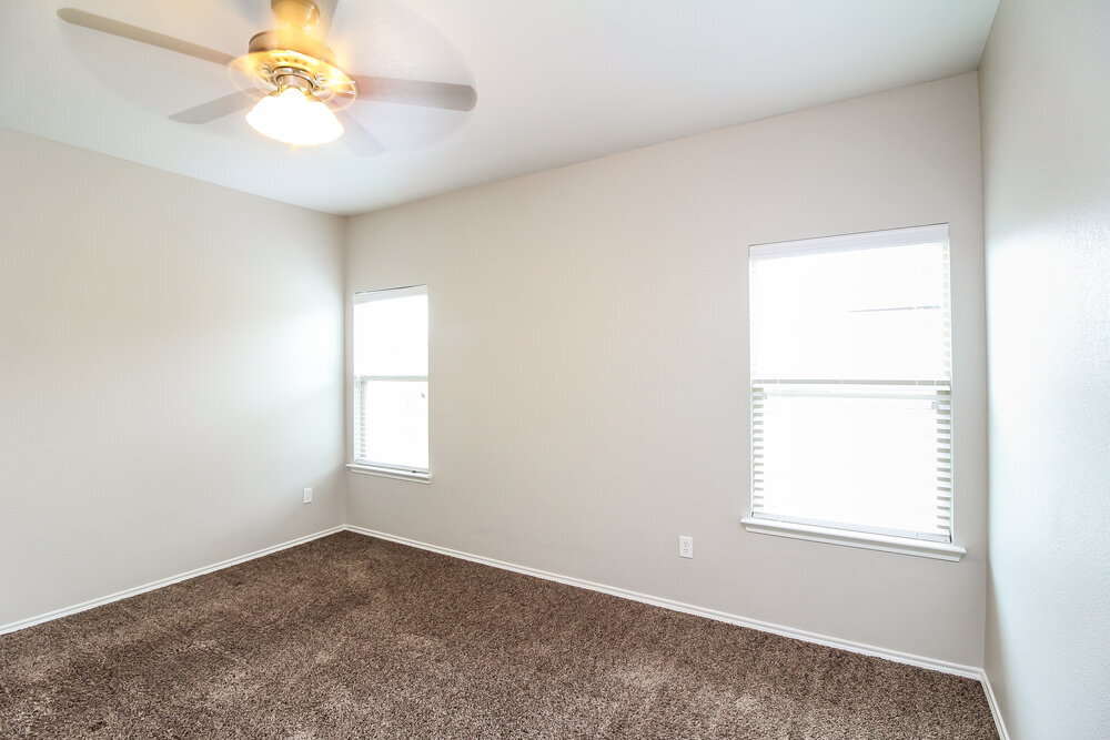 Building Photo - 2005 Blakehill Dr