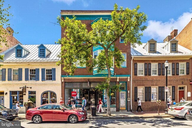 Building Photo - 231 N Market St