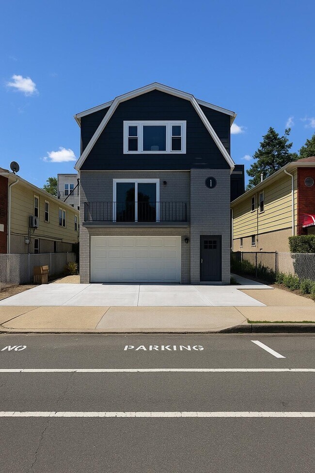 Building Photo - 253 Webster Ave