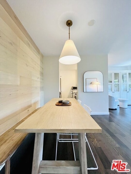 Building Photo - 141 S Clark Dr