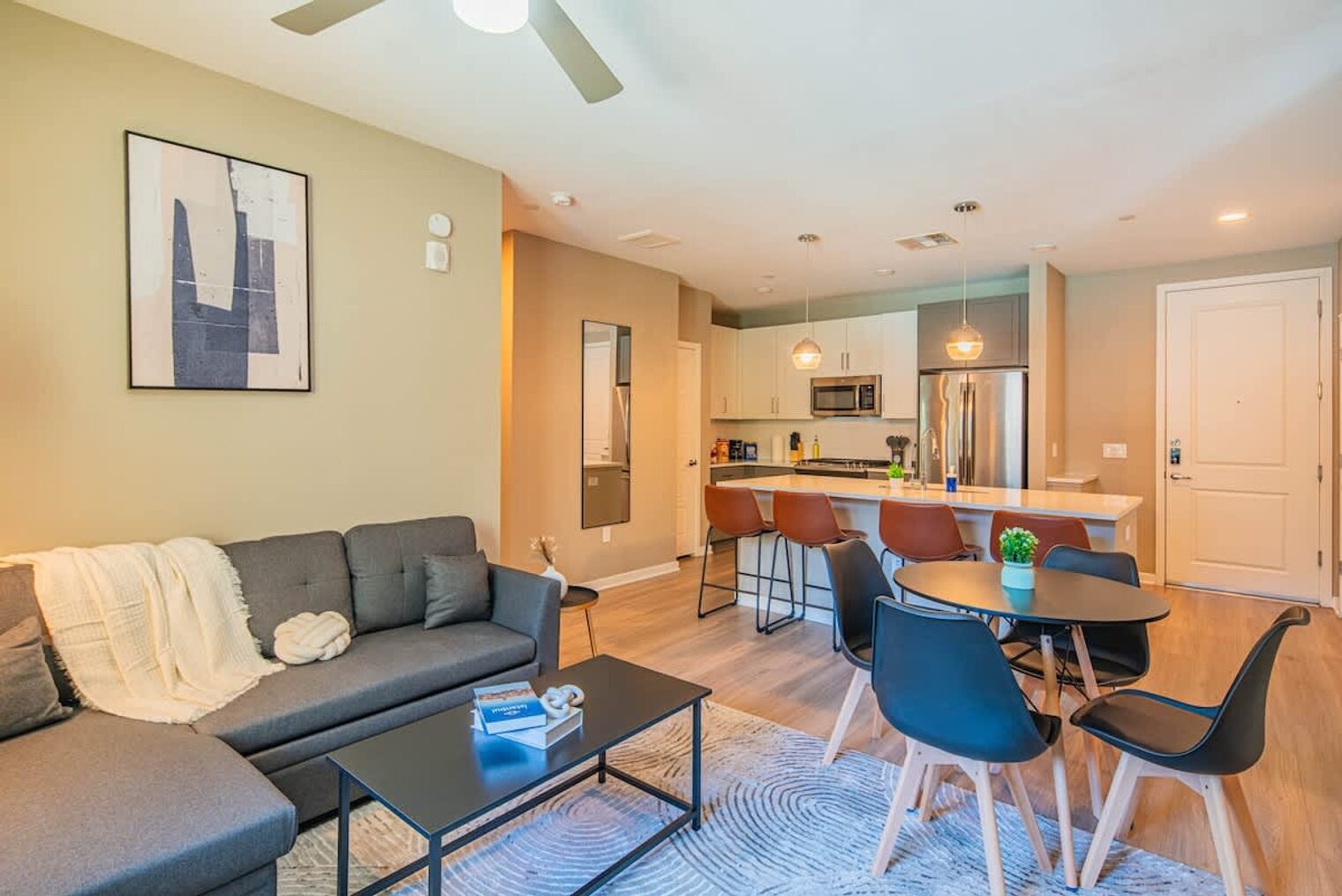 Building Photo - 730 E Marlette Ave