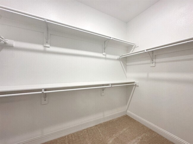 Building Photo - 2021 Meliana Dr