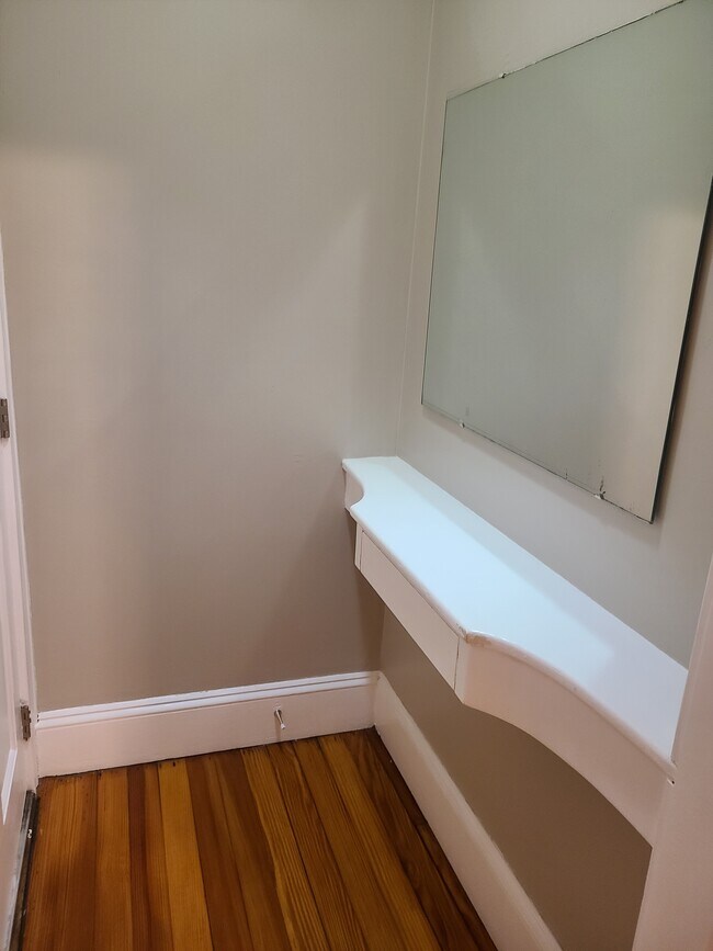 Building Photo - MENDON