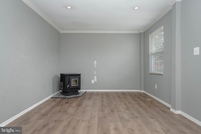 Building Photo - 204 Winters Ln
