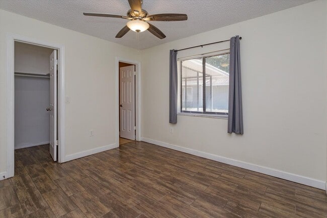Building Photo - 3/1 Home With A Detached 1/1 Bd In-Law Suite And Detached Airconditioned Metal Storage