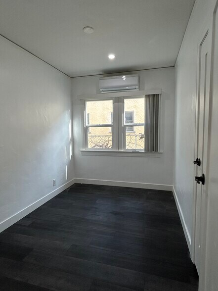 Building Photo - 3308 Glenhurst Ave