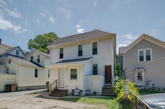Building Photo - 538 W Wilson St