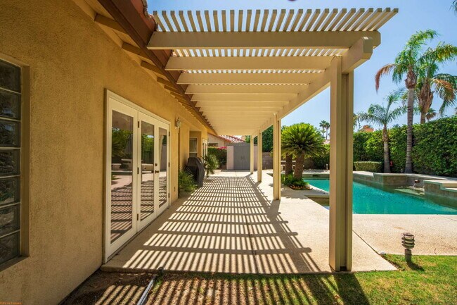 Building Photo - Spacious 3-Bedroom Retreat with 2.5 Baths in Palm Desert, Long-Term Rental (one year min), Save $...