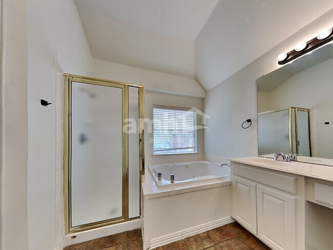 Building Photo - 2409 Brookline Trail
