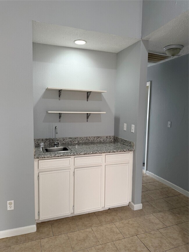 Building Photo - 10727 Staghill Dr