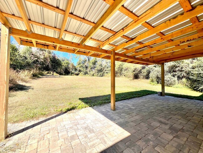 Building Photo - Super house on large private lot