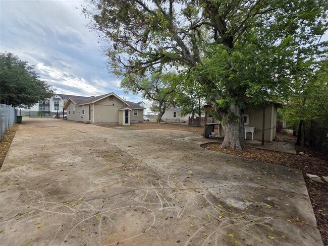 Building Photo - 3106 Fallwell Ln