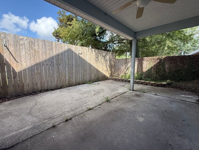 Building Photo - Acadian Cutie