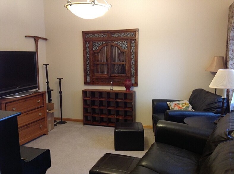 Building Photo - 15014 Valley View Pl