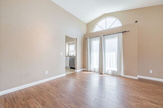 Building Photo - Beautiful 3-Bedroom Home in West Palmdale Community