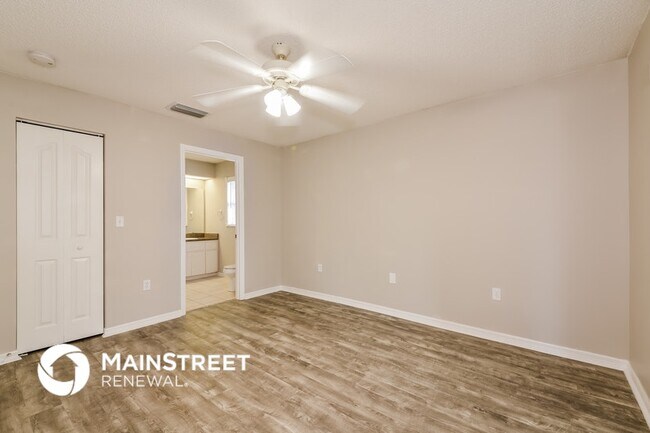 Building Photo - 7527 42nd Ct E