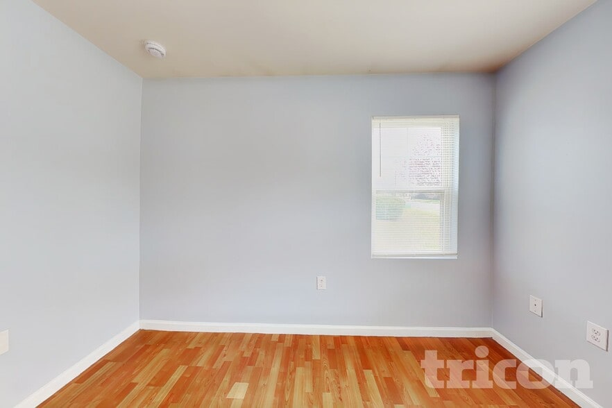 Building Photo - 18011 Lynn Ln