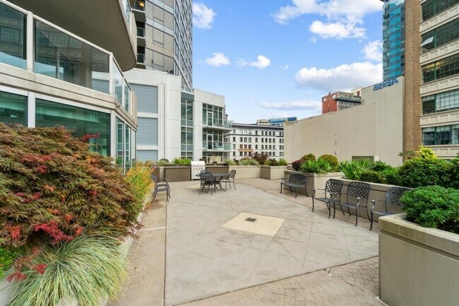 Building Photo - One Pacific Tower - 1 bedroom + den
