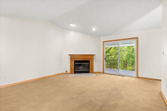 Building Photo - 2427 Reynolds Manor Dr