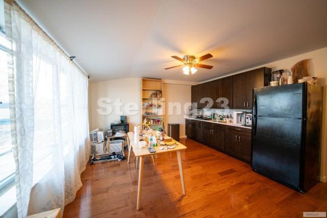 Building Photo - 2 bedroom in Long Island City NY 11105