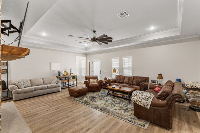 Building Photo - 304 Mariners Wy