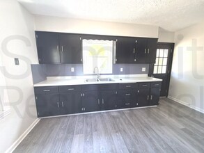 Building Photo - Three Bedroom One Bathroom Home in Mansfield!!