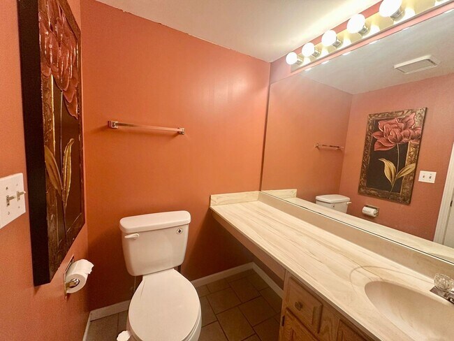 Building Photo - 612 Orrington Ct