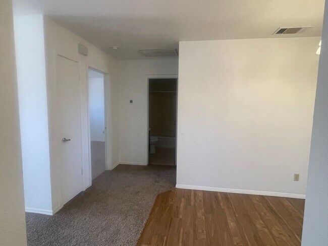 Building Photo - 2470 S. Mt. View