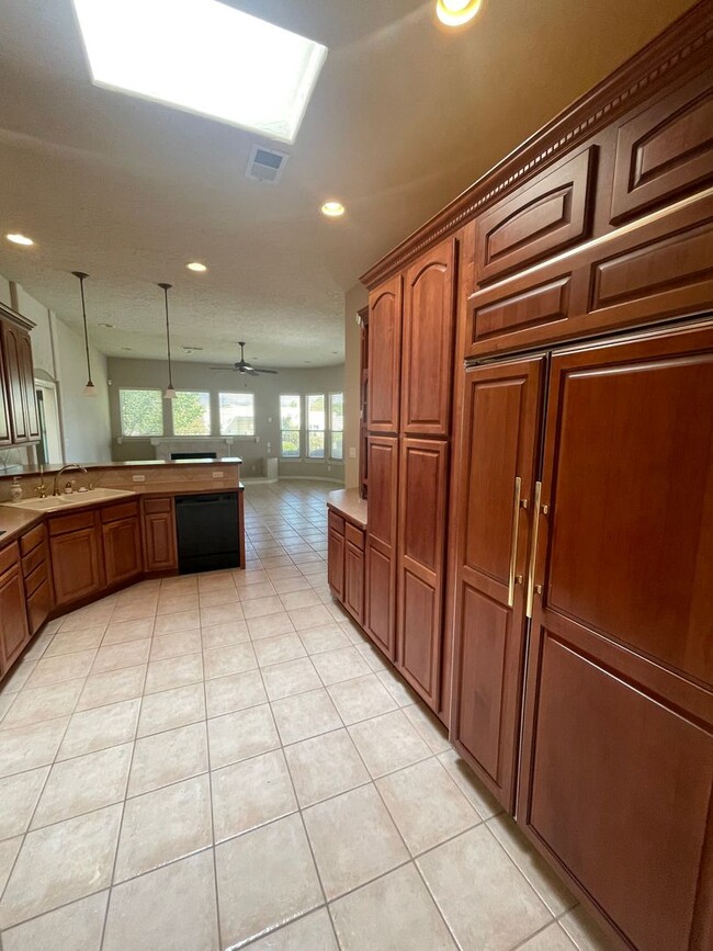 Building Photo - Gorgeous Home in Sonoma Ranch off Golf Club Rd!