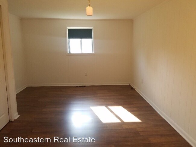 Building Photo - 3 br, 1 bath House - 12678 NC Hwy 210 East