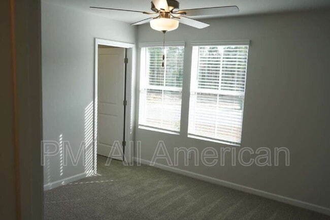 Building Photo - 289 Greenbay St