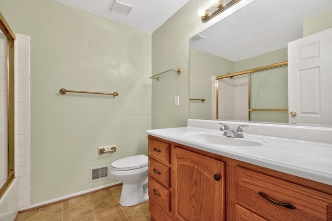 Building Photo - 2806 Logway Rd