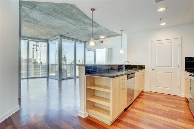 Building Photo - 3324 Peachtree Rd