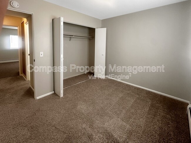 Building Photo - 2841 S Burdick St