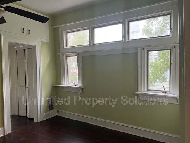 Building Photo - 419 S 3rd St