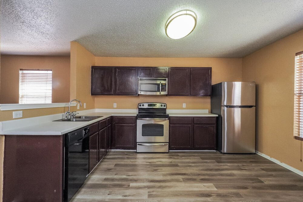 Building Photo - 5213 Bedfordshire Dr