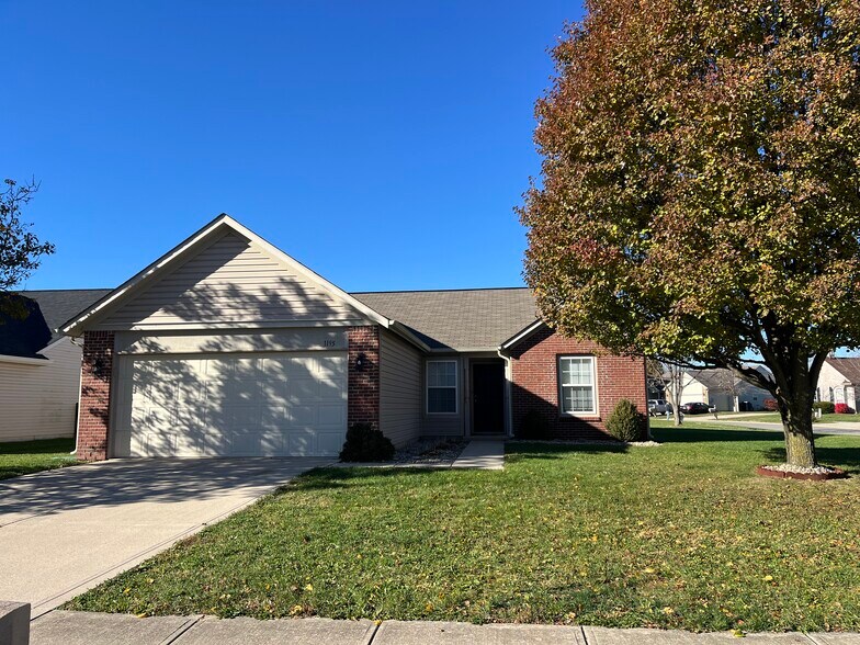 Primary Photo - 1195 Count Turf Ct