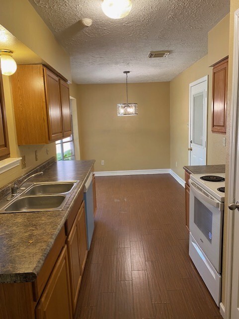 Building Photo - 11906 Fairbury Dr