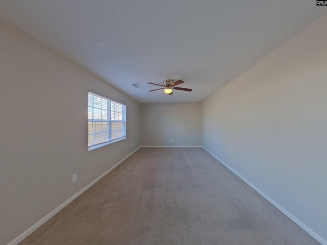 Building Photo - 732 Elderberry Ln