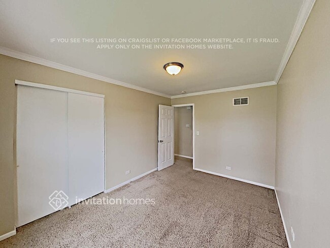 Building Photo - 416 Deerpath Dr