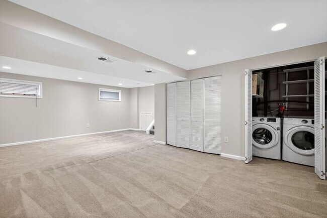 Building Photo - 2225 Pinefield Way
