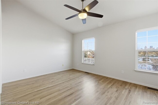 Building Photo - 1050 18th St