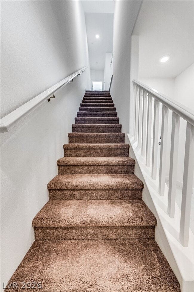 Building Photo - 5838 Kips Bay St