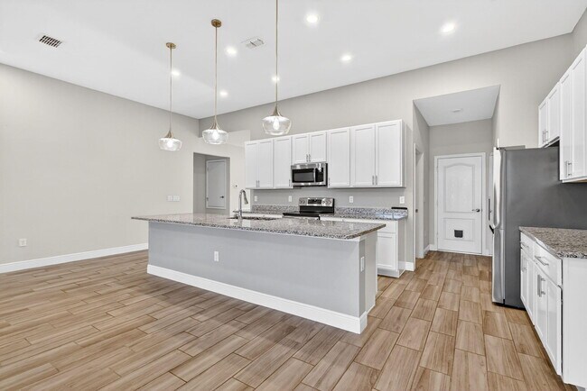 Building Photo - 4617 SW Keats St