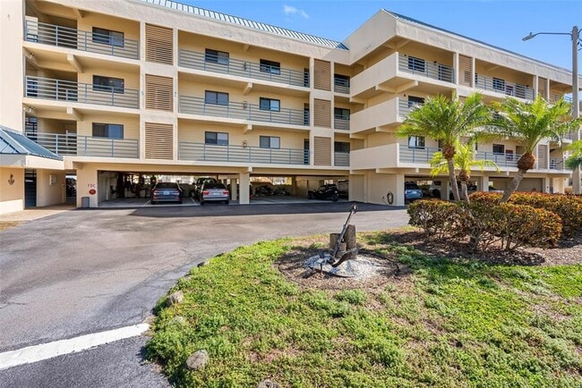 Building Photo - 363 Pinellas Bayway S