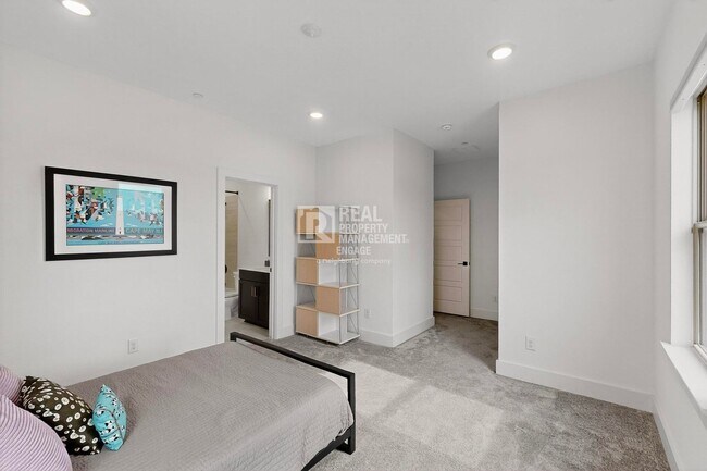 Building Photo - 1077 Maverick Dr